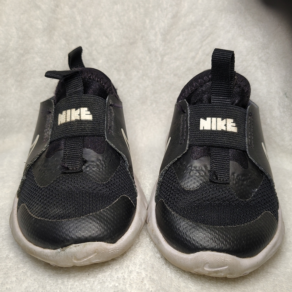 Nike Kids Black Slip-On Sneakers